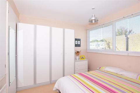 15 Punch Croft, New Ash Green, Longfield, DA3 8HP