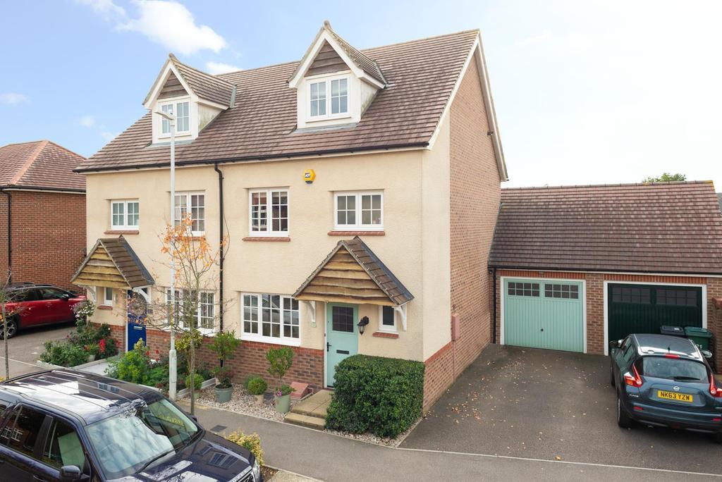Keele Avenue, Maidstone, ME15 4 bed semidetached house £350,000