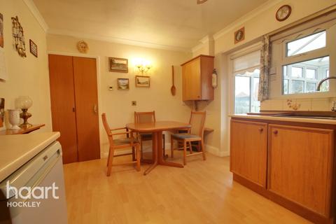 1 Arnolds Way, Rochford, SS4 3HW