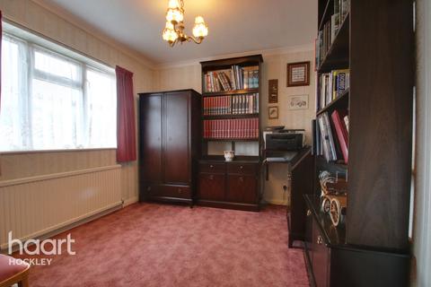 1 Arnolds Way, Rochford, SS4 3HW
