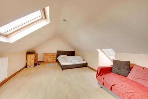 35 Lancing Road, Romford, RM3 8QJ