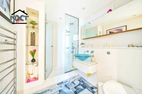 2 bedroom flat for sale, West India Quay, Hertsmere Road, London, E14