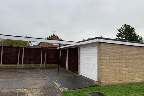 36 Sunnymede, Chigwell, IG7 6ES