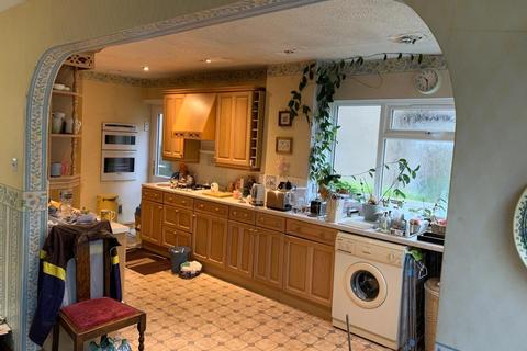 36 Sunnymede, Chigwell, IG7 6ES