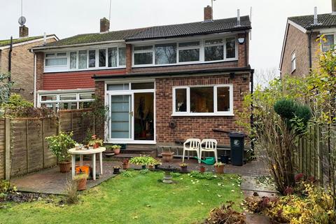 36 Sunnymede, Chigwell, IG7 6ES