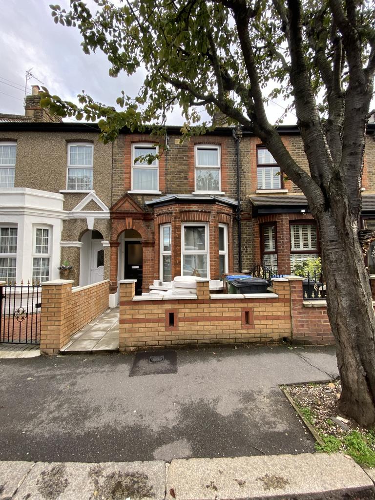 Ramsay Road, Forest Gate, E7 5 bed house £2,200 pcm (£508 pw)