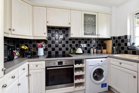 87 Selhurst Close, London, SW19 6AY