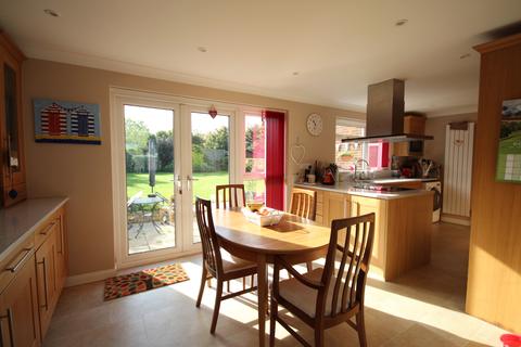 4 Aldebury Road, Maidenhead, SL6 7HB