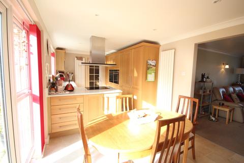 4 Aldebury Road, Maidenhead, SL6 7HB