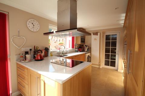4 Aldebury Road, Maidenhead, SL6 7HB