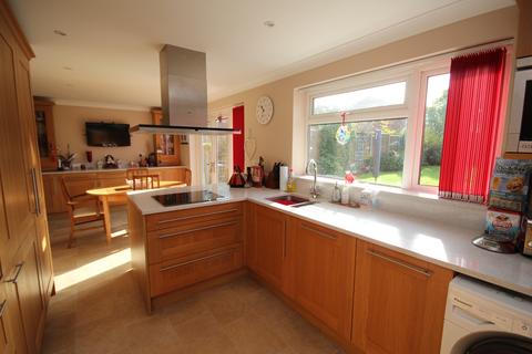 4 Aldebury Road, Maidenhead, SL6 7HB