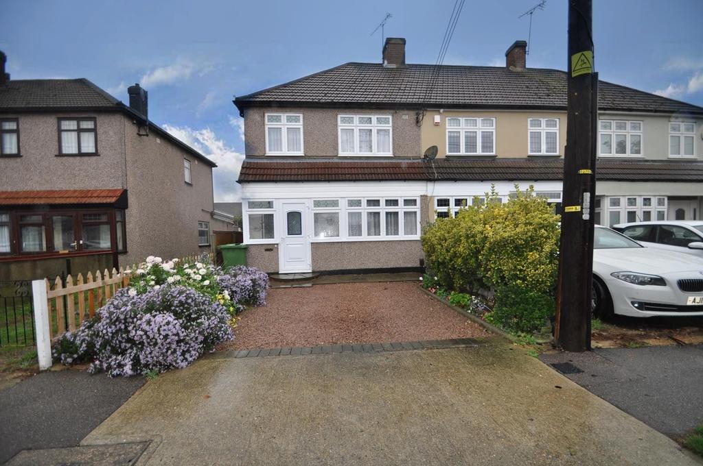 Lake Avenue, Rainham, Essex, RM13 3 bed end of terrace house £350,000