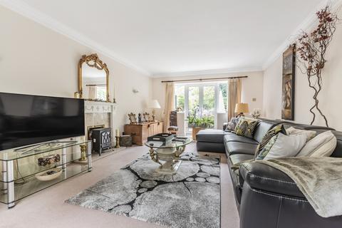 6 Burton Drive, Guildford, GU3 3QU