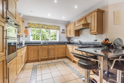 6 Burton Drive, Guildford, GU3 3QU