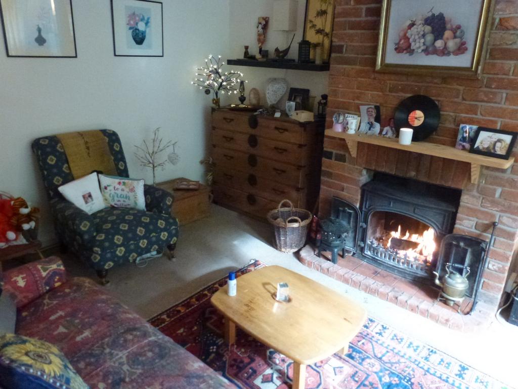 Bridgewood Road, Woodbridge, IP12 3 bed end of terrace house £305,000