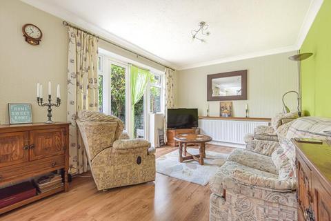 5 Barnard Close, Sunbury-on-thames, TW16 5BT