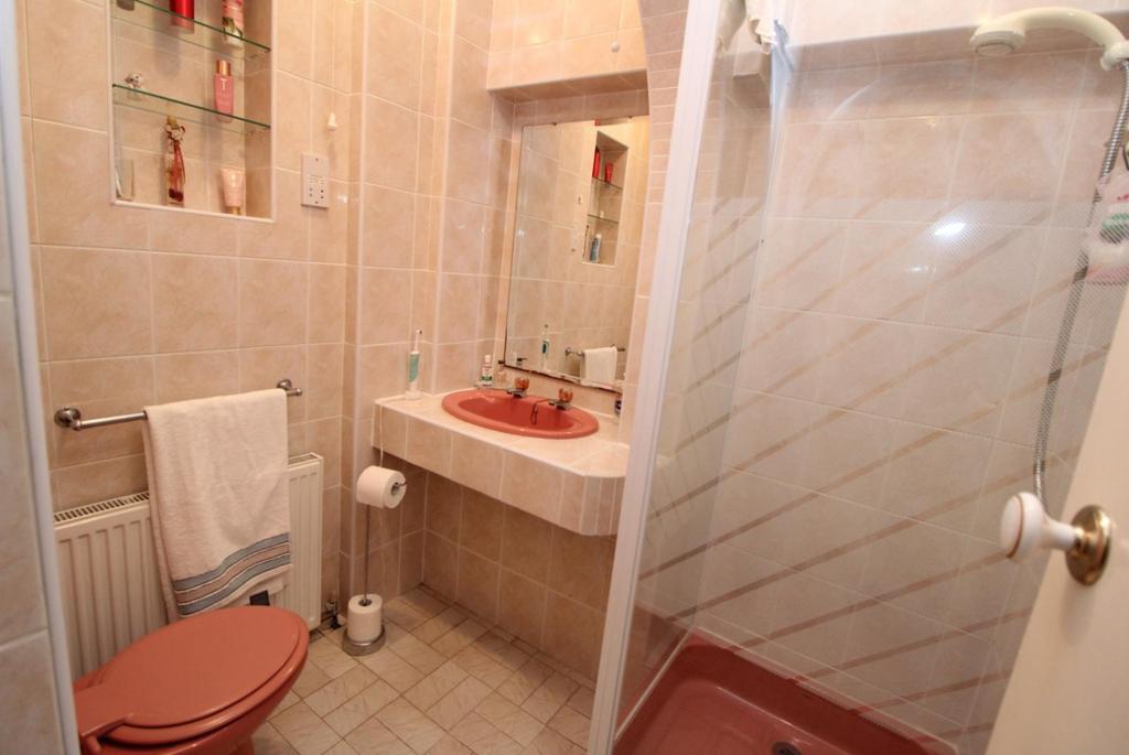 Ground Floor Shower
