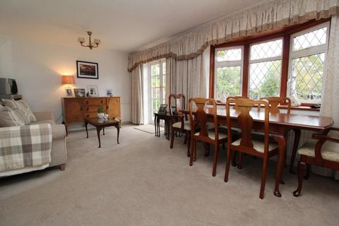 4 Park Lane, Aveley, South Ockendon, RM15 4UD