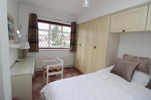 4 Park Lane, Aveley, South Ockendon, RM15 4UD