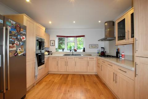 4 Ferndale Gardens, Exeter, EX2 9BG