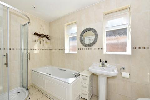 5 Benner Lane, West End, Woking, GU24 9JQ