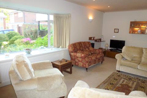 10 Edale Close, Leyland, PR25 3BB