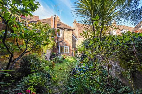 10 Bridge Square, Farnham, GU9 7QR