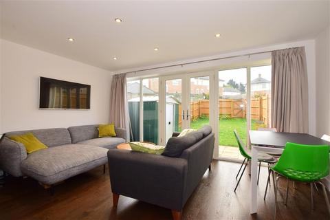 16 Mowbray Close, Epping, CM16 5AZ