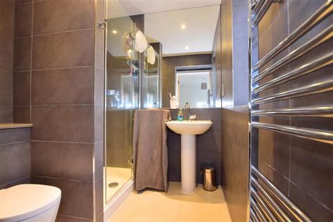 16 Mowbray Close, Epping, CM16 5AZ