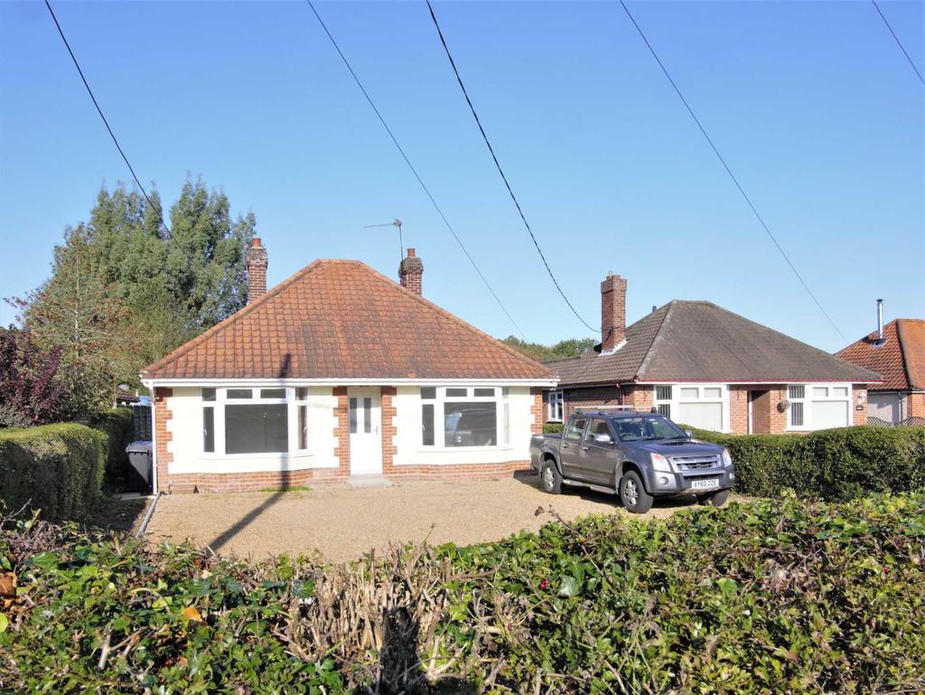 London Road, Capel St Mary, IP9 2JJ 2 bed detached bungalow