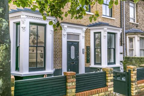 Flat 2, 36 Walsingham Road, London, E5 8NF