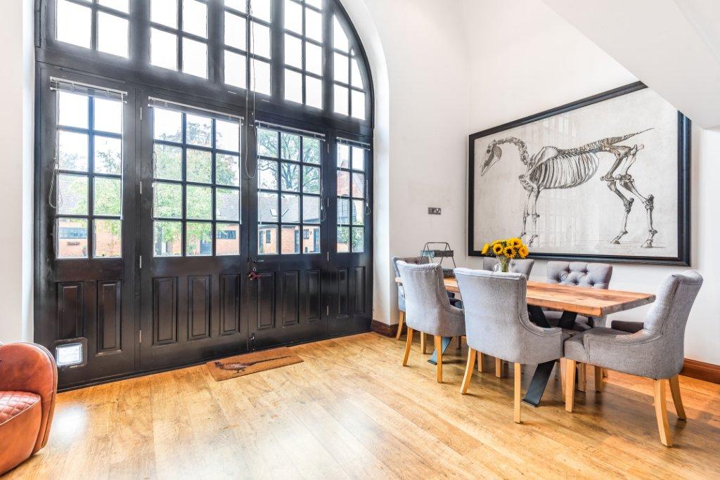 Dining/Sitting Area