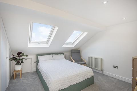 28 Holmewood Road, London, SE25 6UY