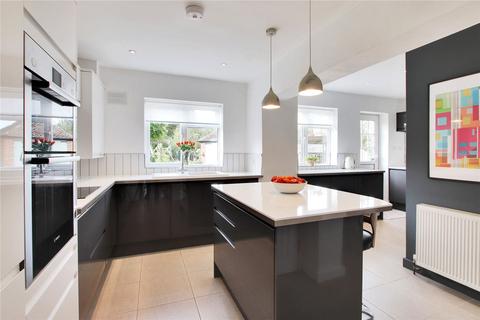 28 Beesfield Lane, Farningham, Dartford, DA4 0BZ