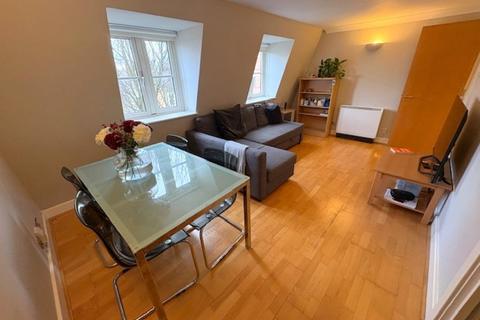 1 bedroom flat to rent, Roberts Court, London, N1