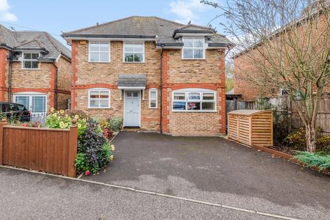 33 Copse Road, Cobham, KT11 2TN