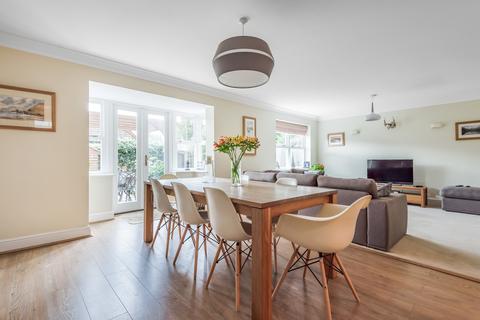 33 Copse Road, Cobham, KT11 2TN