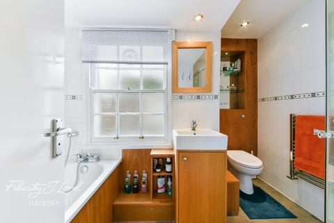 15 Dericote Street, London, E8 4PG