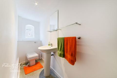 15 Dericote Street, London, E8 4PG