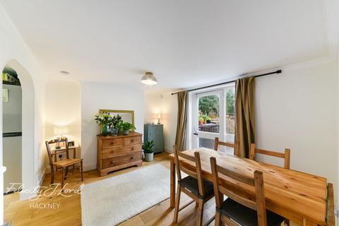 15 Dericote Street, London, E8 4PG