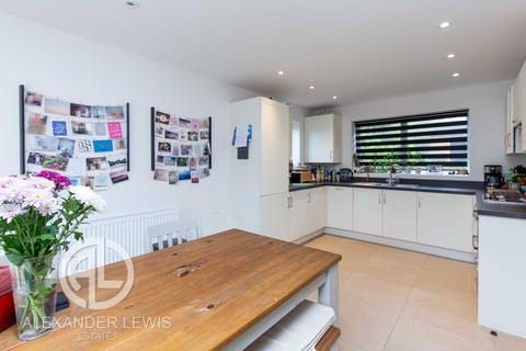 35 Brimstone Drive, Stevenage, SG1 4FX