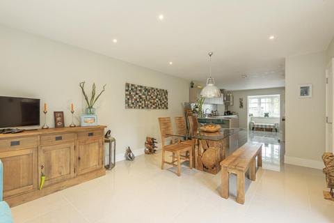 7 Brindlewick Gardens, Beckenham, BR3 1DG