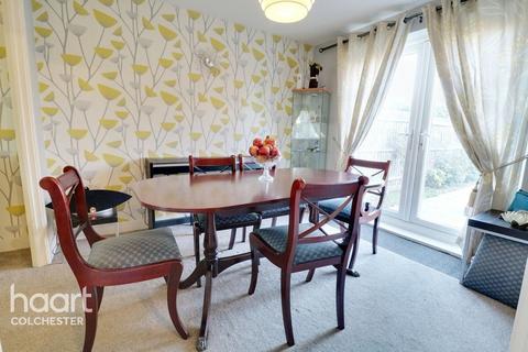 9 Cater Walk, Colchester, CO4 5ZT
