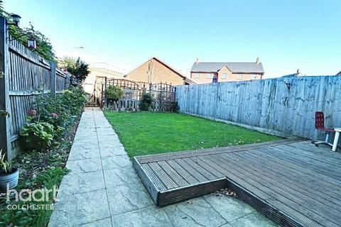 9 Cater Walk, Colchester, CO4 5ZT