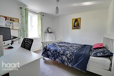 9 Cater Walk, Colchester, CO4 5ZT