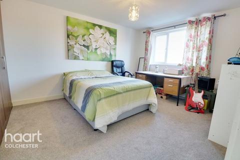9 Cater Walk, Colchester, CO4 5ZT