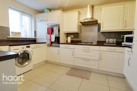 9 Cater Walk, Colchester, CO4 5ZT