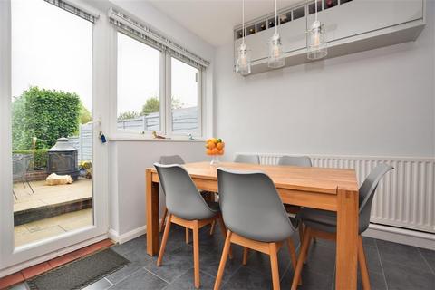 94 Sandcross Lane, Reigate, RH2 8EY