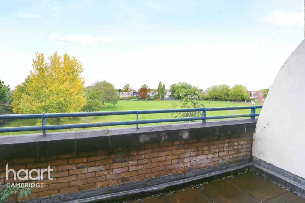 Longworth Avenue, Cambridge 4 bed townhouse £600,000