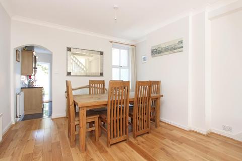 29 Mill Plat Avenue, Isleworth, TW7 6RD